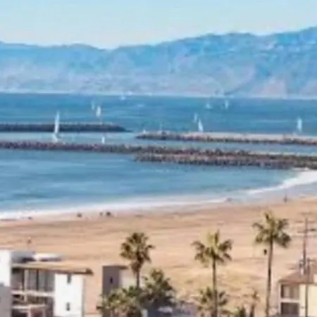 Mdr 1Bd/1Ba Escape, Pool-View, Spa, Gym & Parking!